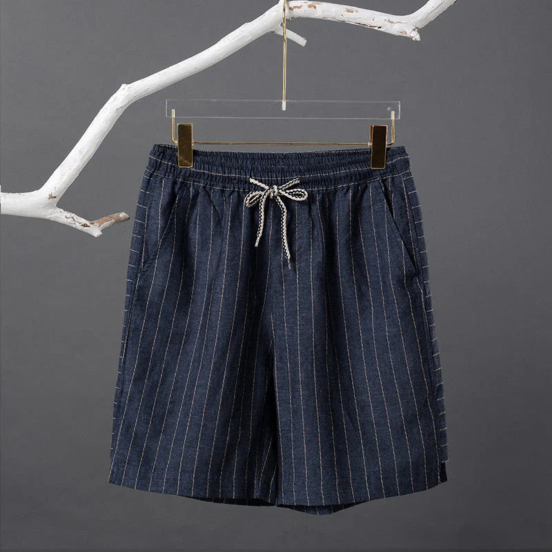 Bermuda de Linho Listrada Garenzi GZ503 confeccionada em linho nobre, com listras discretas, caimento elegante e toque suave.