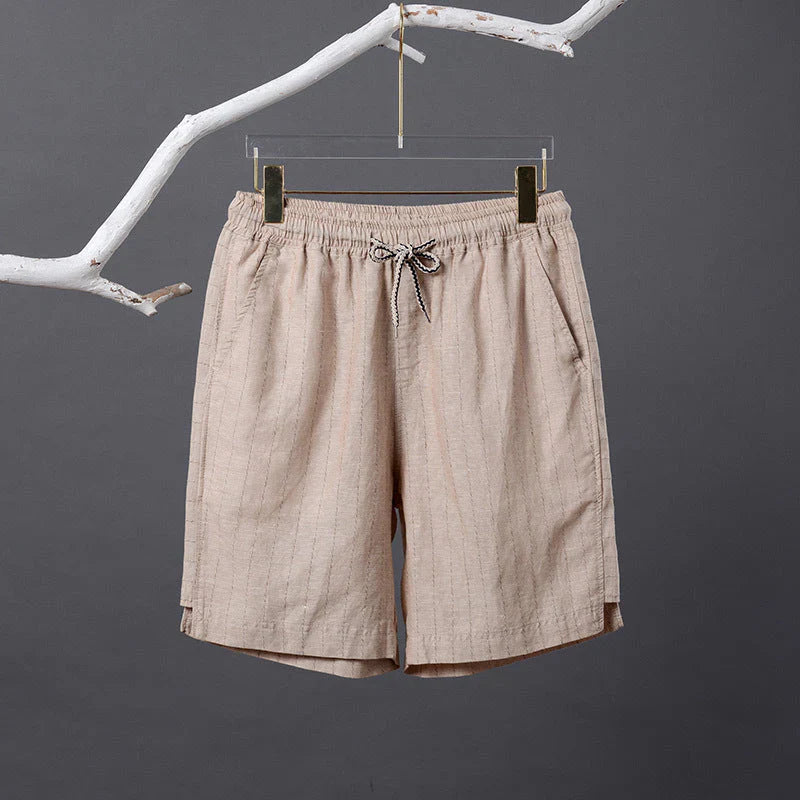 Bermuda de Linho Listrada Garenzi GZ503 confeccionada em linho nobre, com listras discretas, caimento elegante e toque suave.