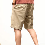 Bermuda Masculina Street Garenzi GZ514 confeccionada em sarja premium, com caimento ajustado, visual urbano e acabamento refinado para o dia a dia.