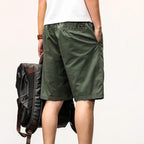 Bermuda Masculina Street Garenzi GZ514 confeccionada em sarja premium, com caimento ajustado, visual urbano e acabamento refinado para o dia a dia.