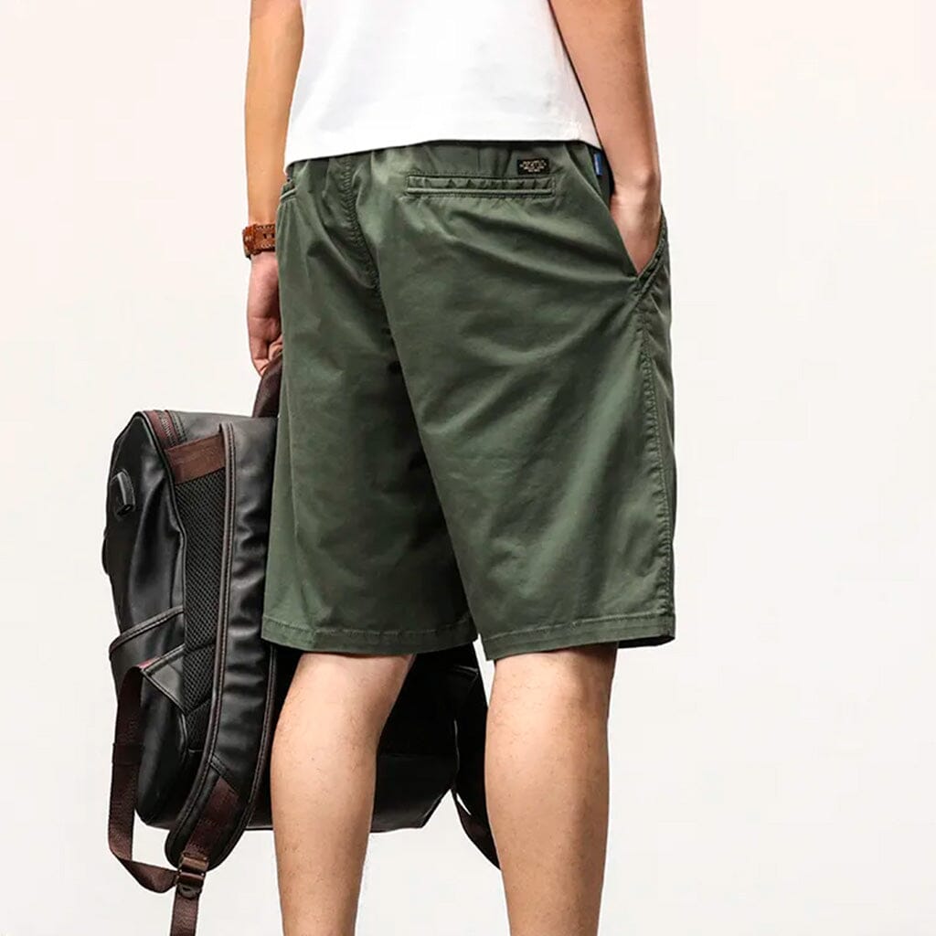 Bermuda Masculina Street Garenzi GZ514 confeccionada em sarja premium, com caimento ajustado, visual urbano e acabamento refinado para o dia a dia.