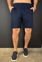 Bermuda Sarja Premium Garenzi masculina com caimento moderno, acabamento refinado e tecido confortável, ideal para uso casual e elegante