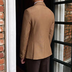 Blazer Masculino Transpassado Garenzi GZ062 confeccionado em ecomicrofibra, com abotoamento duplo, forro refinado e visual elegante.