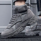 Bota Masculina British Garenzi GZ285 confeccionada em couro premium, com solado antiderrapante, forro acolchoado e visual robusto.