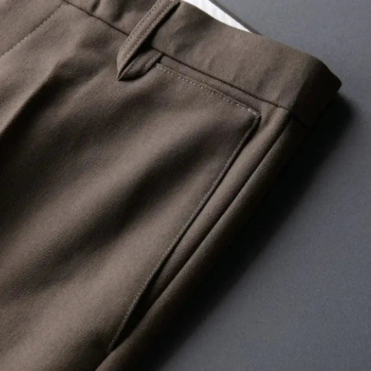 Calça de Alfaiataria Masculina Slim Garenzi GZ009 com tecido premium, corte slim fit, acabamento refinado e visual moderno.