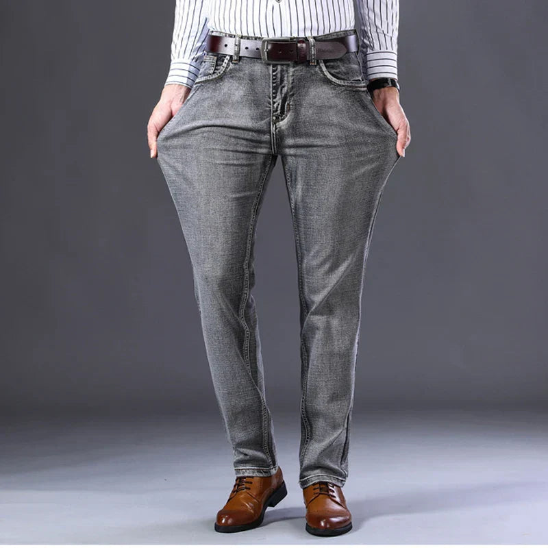 Calça Jeans Masculina Spectre Garenzi GZ260 com tecido premium, interior macio, acabamento impecável e design sofisticado.