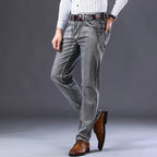 Calça Jeans Masculina Spectre Garenzi GZ260 com tecido premium, interior macio, acabamento impecável e design sofisticado.