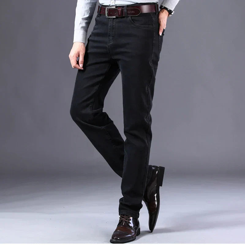 Calça Jeans Masculina Spectre Garenzi GZ260 com tecido premium, interior macio, acabamento impecável e design sofisticado.