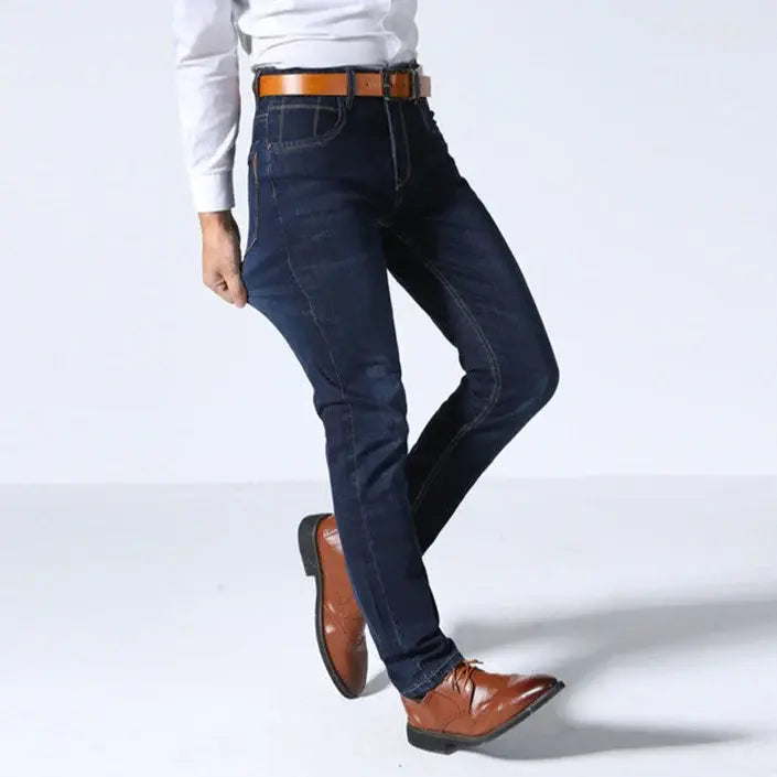 Calça Jeans Masculina Wear Garenzi GZ262 com jeans premium, costuras reforçadas, acabamento refinado e design elegante e confortável.
