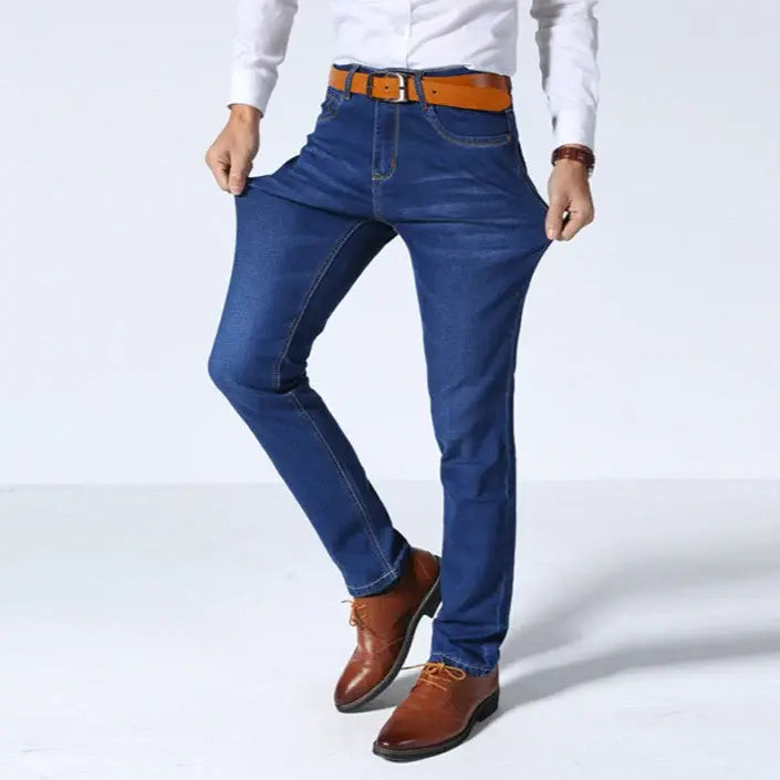 Calça Jeans Masculina Wear Garenzi GZ262 com jeans premium, costuras reforçadas, acabamento refinado e design elegante e confortável.