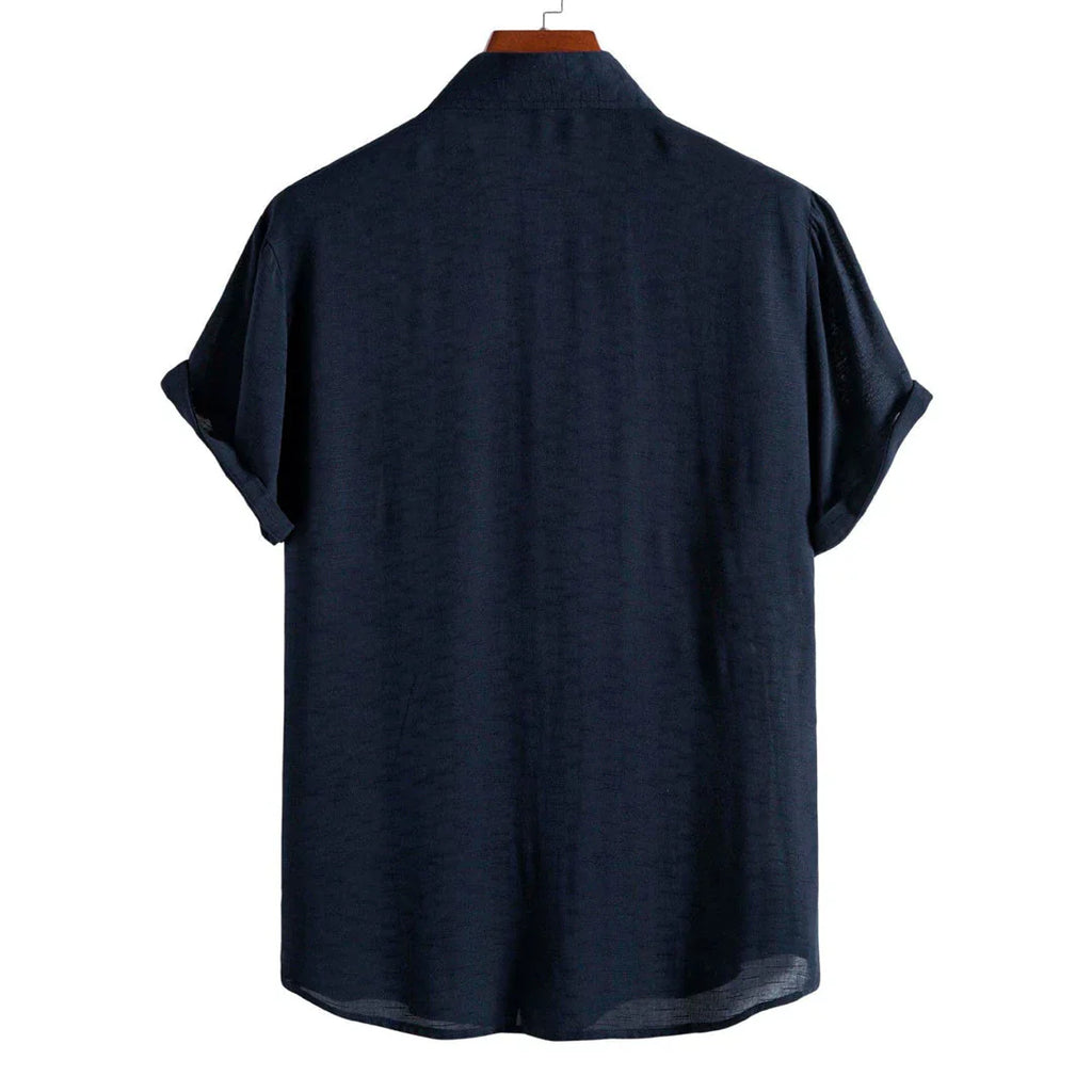 Camisa Manga Curta Lisa Everyday Garenzi GZ599 com tecido leve, design clean, caimento confortável e visual versátil.