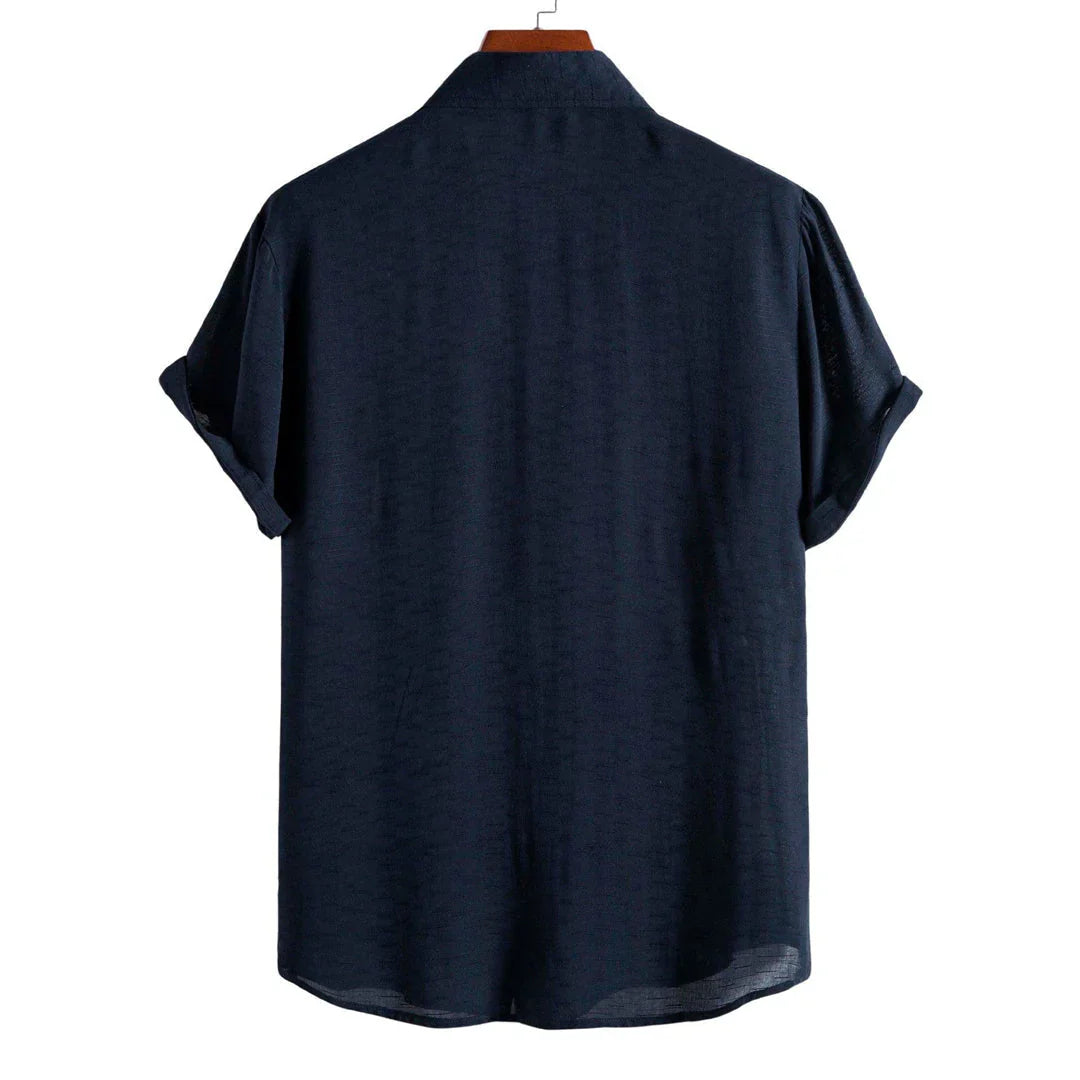 Camisa Manga Curta Lisa Everyday Garenzi GZ599 com tecido leve, design clean, caimento confortável e visual versátil.