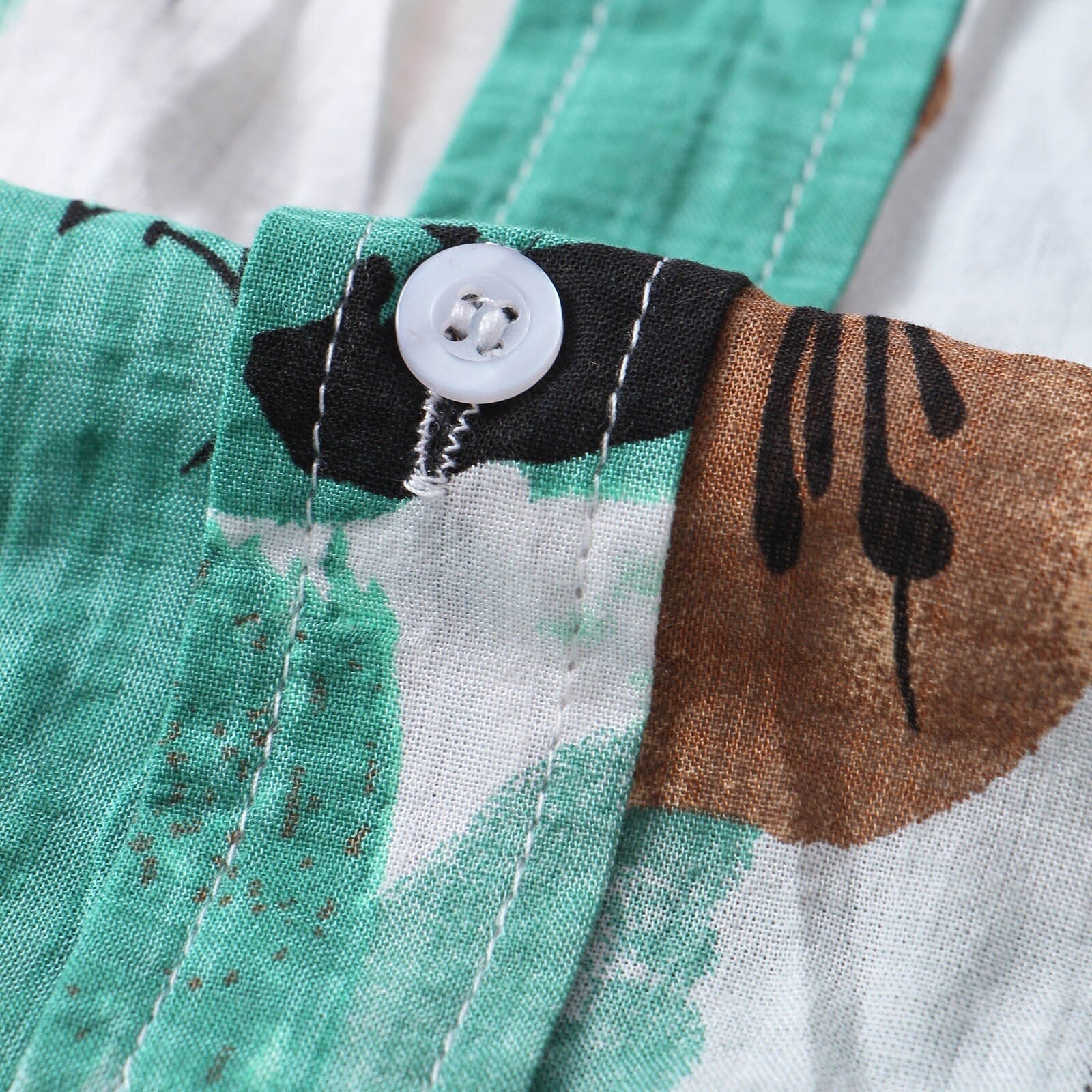 Camisa Manga Curta Mirage Garenzi GZ588 com tecido leve e respirável, estampas abstratas modernas e caimento confortável.