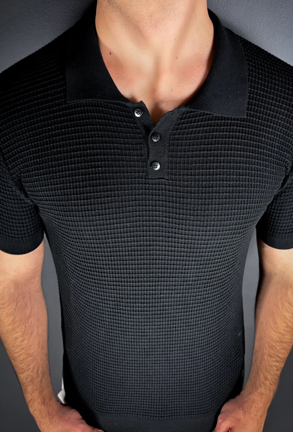 Camisa Polo Texture Premium Garenzi masculina com tecido texturizado, caimento moderno e acabamento refinado para uso casual e elegante