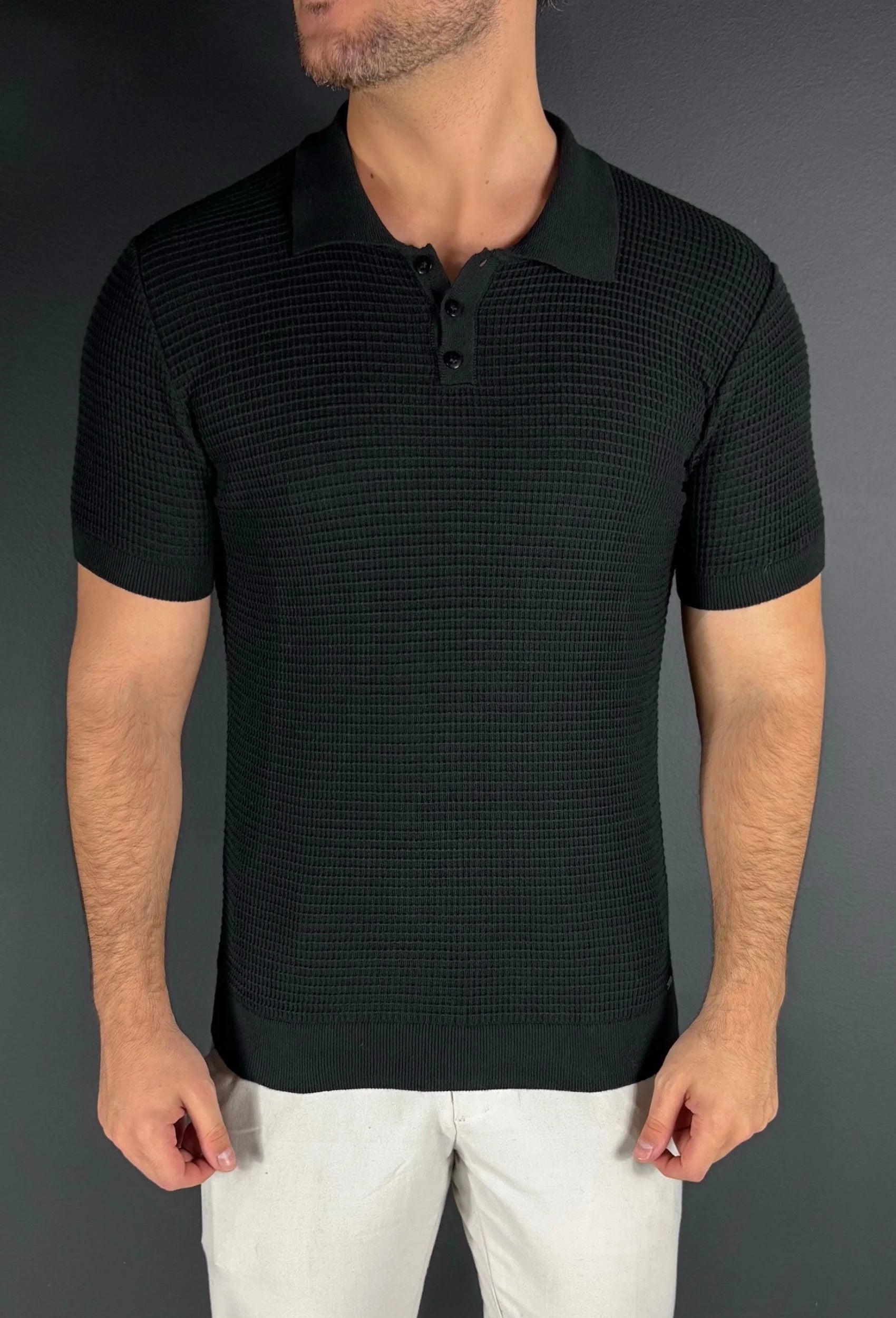 Camisa Polo Texture Premium Garenzi masculina com tecido texturizado, caimento moderno e acabamento refinado para uso casual e elegante