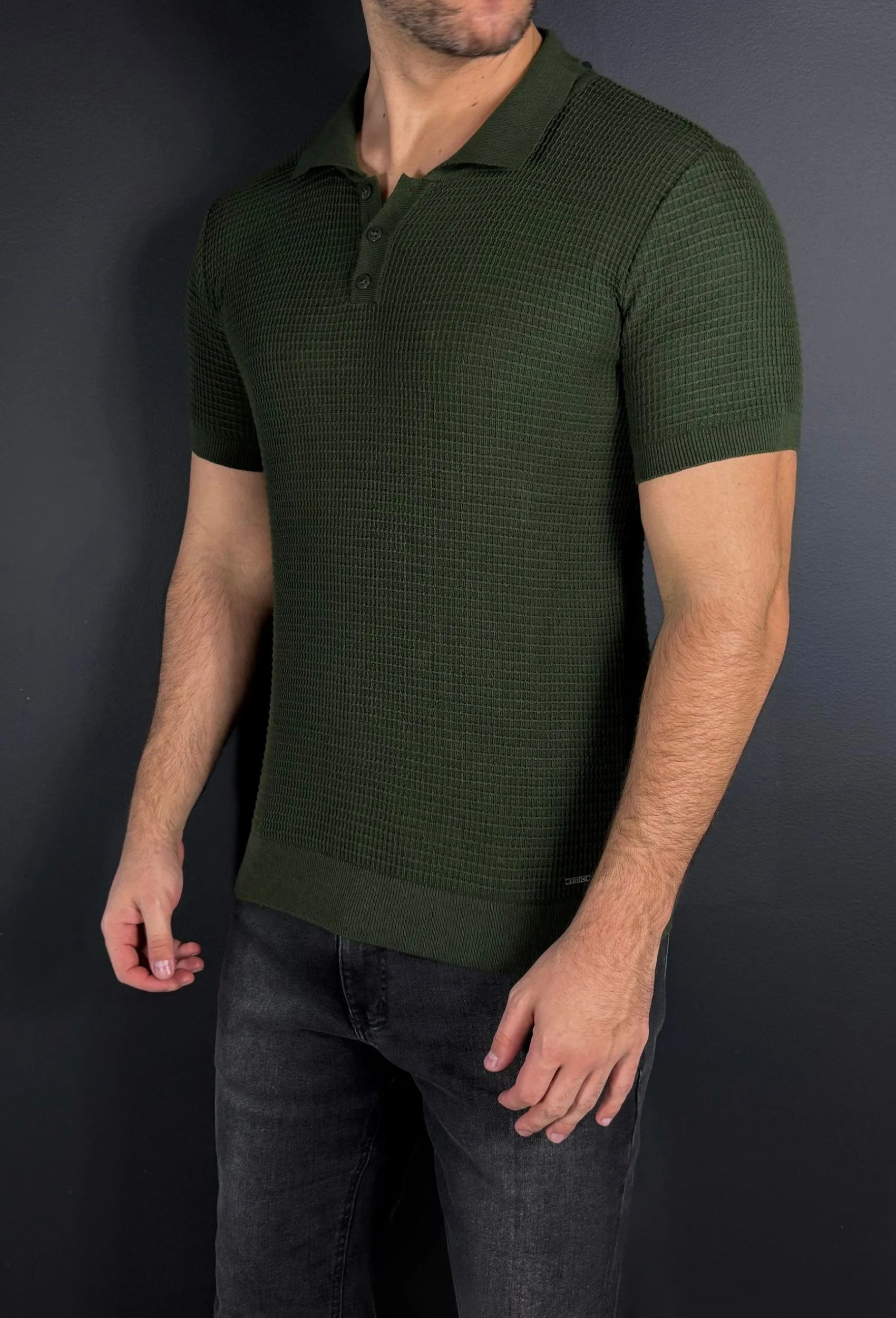 Camisa Polo Texture Premium Garenzi masculina com tecido texturizado, caimento moderno e acabamento refinado para uso casual e elegante