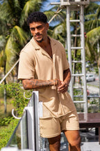 Conjunto Paradizo Garenzi Masculino com camisa de manga curta e calção, tecido leve, caimento moderno e visual casual confortável