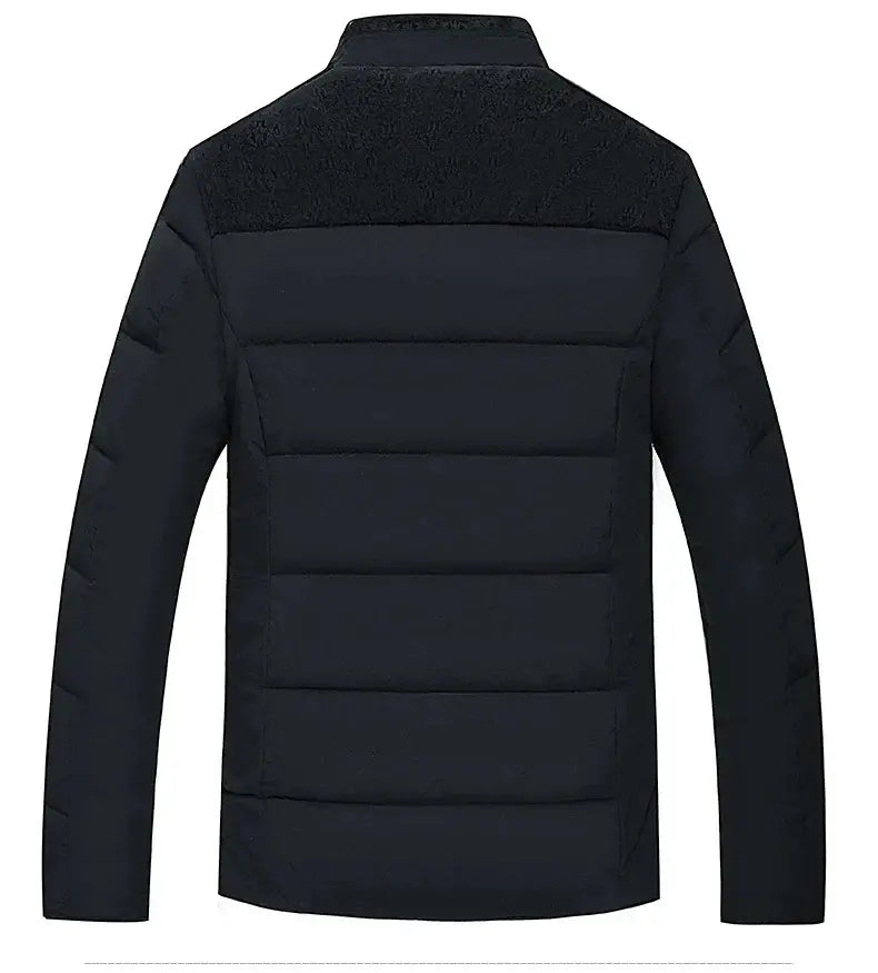 Jaqueta Puffer Masculina Grife Garenzi GZ148 com tecido resistente à água, enchimento térmico leve, design moderno e caimento ajustado.