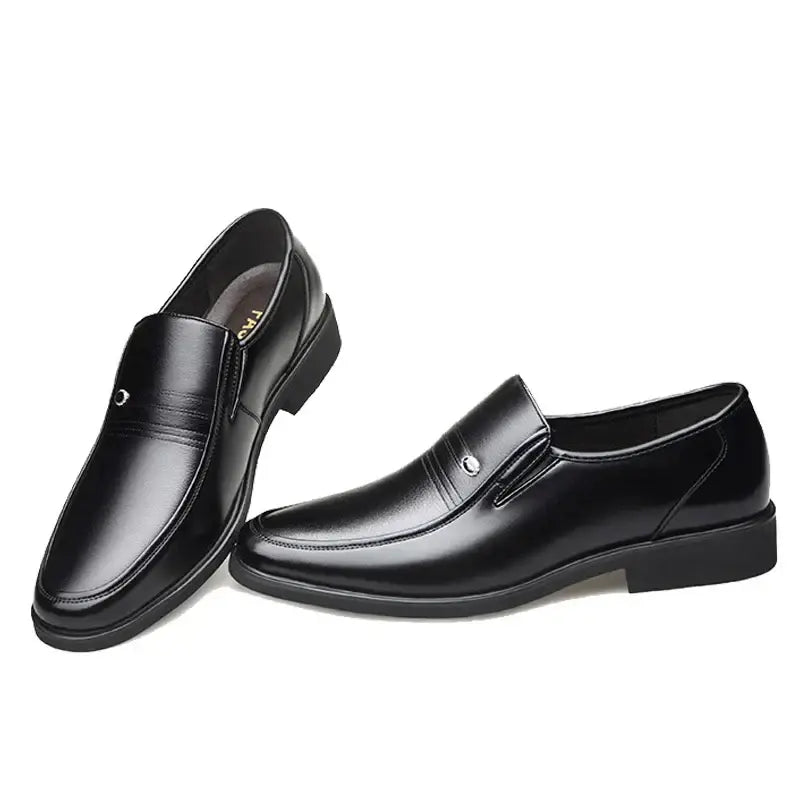 Mocassim Masculino de Couro Garenzi GZ304 confeccionado em material de alta qualidade, com palmilha macia, solado resistente e visual elegante.