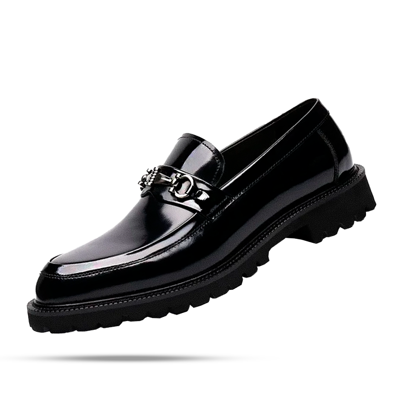 Sapato Masculino Loafer Garenzi GZ373 confeccionado em couro envernizado, com solado tratorado, costura dupla e acabamento premium.