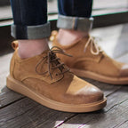 Tênis Masculino em Camurça Garenzi GZ425 na cor cáqui, com acabamento premium, forro interno aquecido, solado de borracha e design elegante.