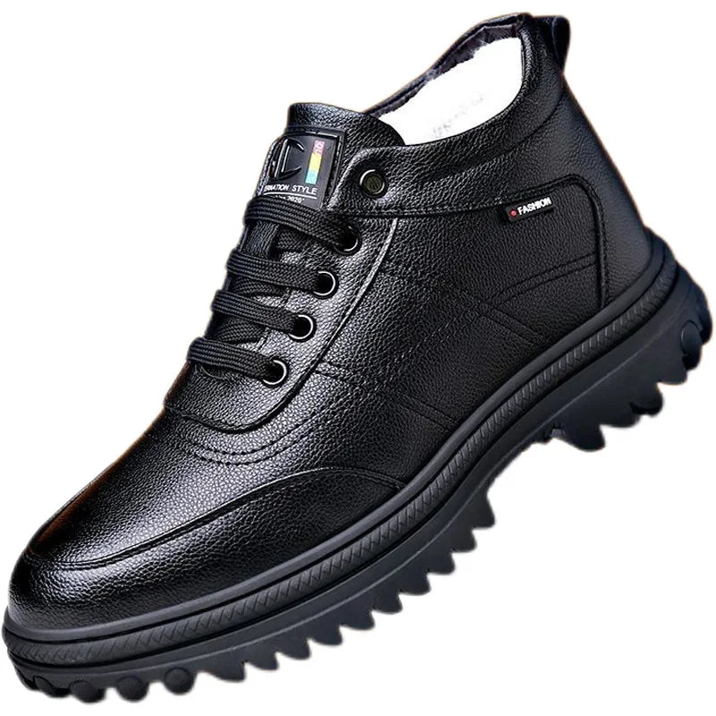 Bota Masculina de Couro Acolchoada Garenzi GZ290 em couro premium com interior acolchoado e solado seguro para uso diário.