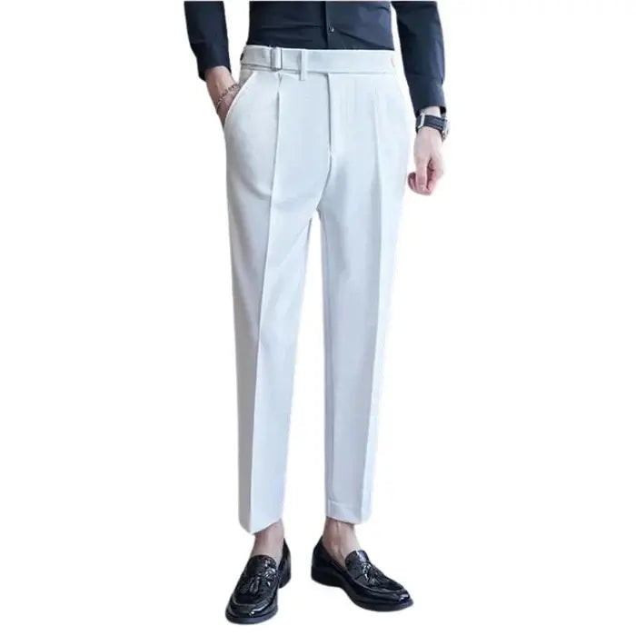 Calça de Alfaiataria Masculina Garenzi GZ254 com corte clássico, tecido premium, caimento elegante e acabamento refinado para composições formais e sofisticadas.