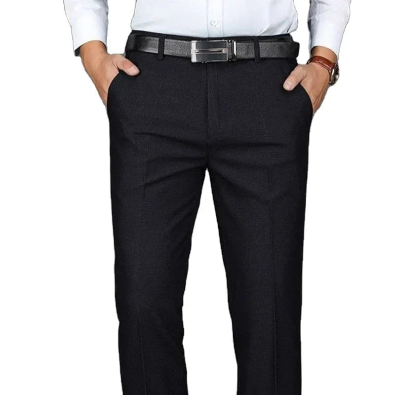 Calça Social Executiva Clássica Masculina Garenzi GZ008 com caimento alinhado, design clássico e tecido premium para visual profissional e elegante.