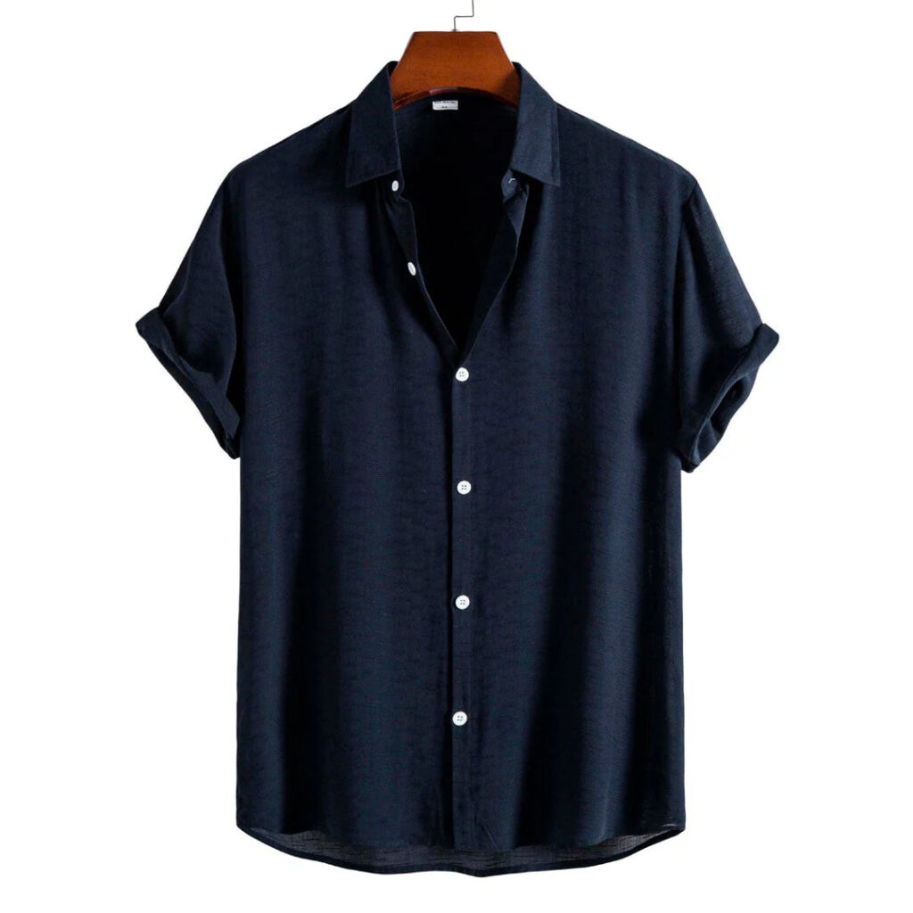 Camisa Manga Curta Lisa Everyday Garenzi GZ599 masculina em tecido leve, caimento impecável e estilo versátil para compor looks modernos e elegantes.