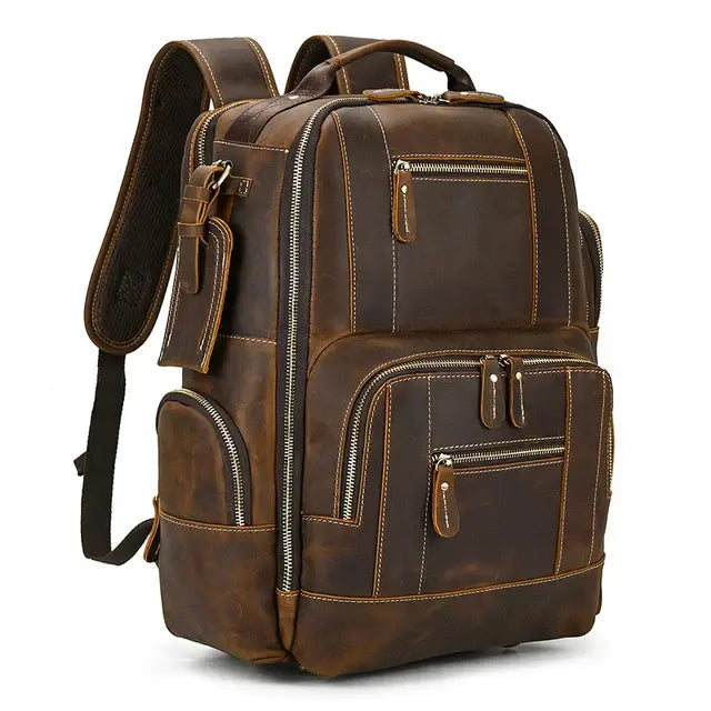 Mochila Executiva em Couro Venazzi Retrô VZ071 com couro legítimo, acabamento refinado e compartimentos funcionais para uso profissional.